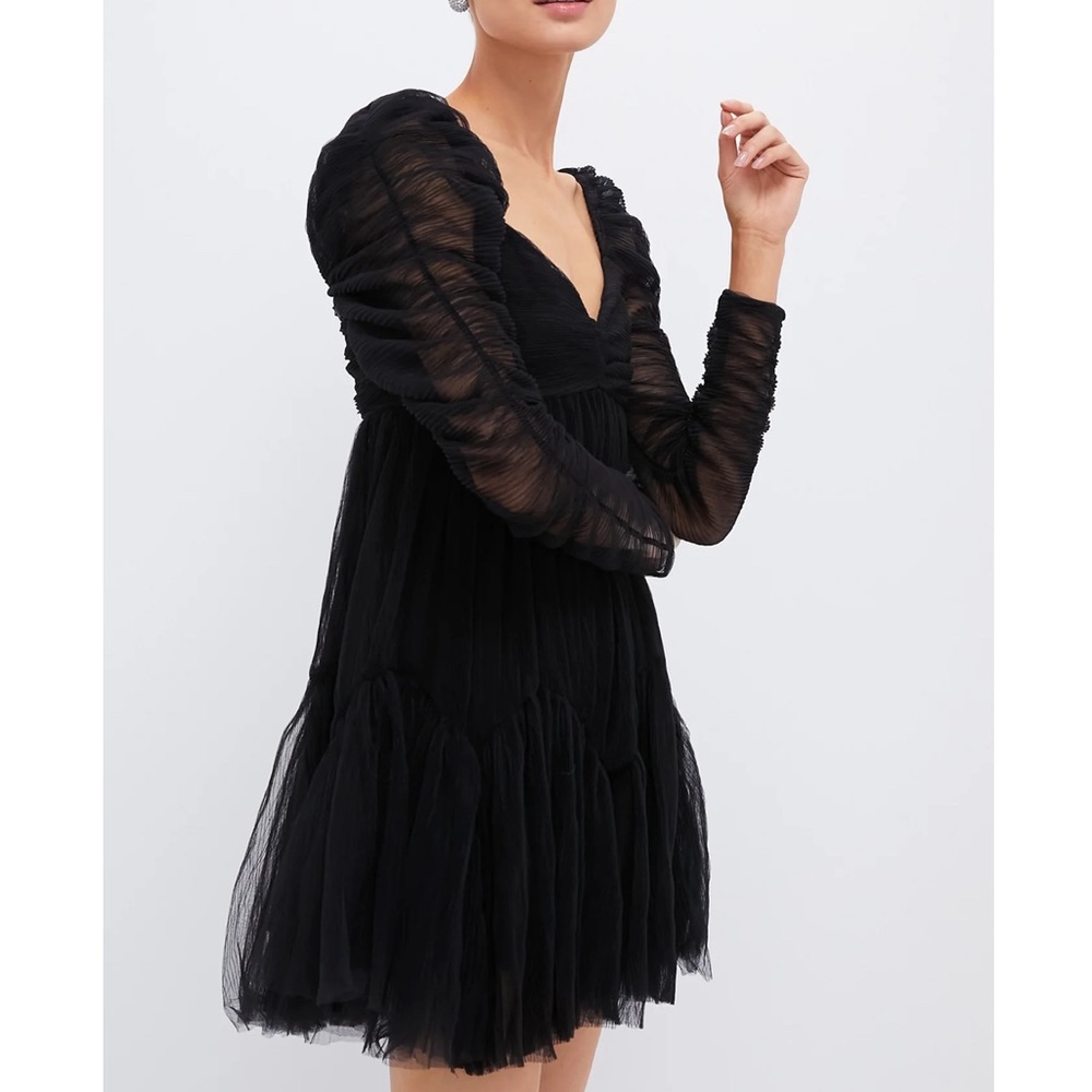 MOON RIVER Black Mini Dress - Picture 3 of 11